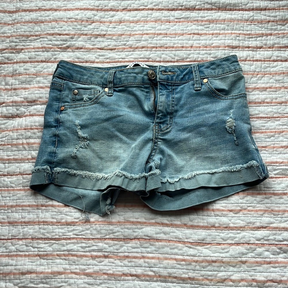 Celebrity Pink jean shorts (size 25)